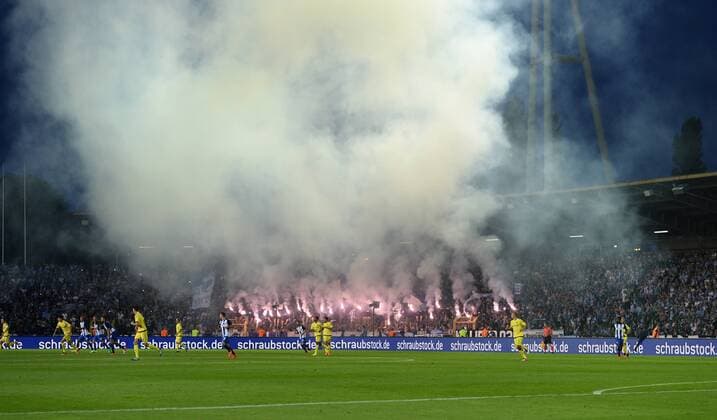 Football, EL Quali, Hertha BSC - Brøndby IF, Fans with pyrotechnics