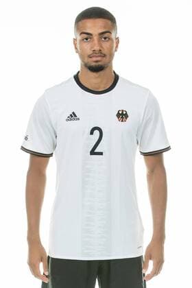 Football, Bayern Munich interested in Jeremy Toljan according to the media