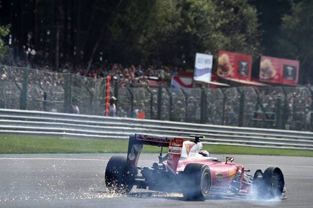 Formula 1, Belgian GP, Puncture for Kimi Räikkönen