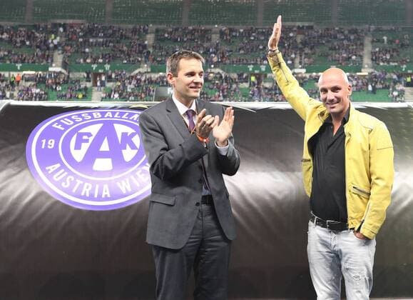Football, EL, Austria Wien - Viktoria Pilsen, tribute to Didier Dheedene before start of match