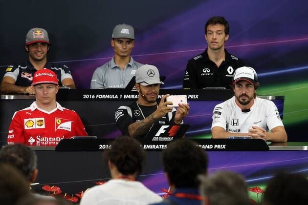 Formula 1, Japanese GP, Hamilton disrupts PK with gimmick on smartphone