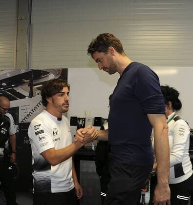 Formula 1, USA GP, Pau Gasol attends qualifying