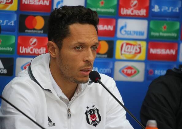 Football, CL, Adriano and Senol Günes - Besiktas Istanbul PK