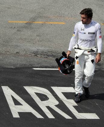Formula 1, Brazil GP, Fernando Alonso bored after retirement in run-off zone