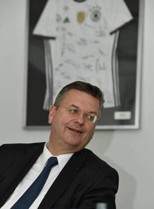 Football, Reinhard Grindel at Kicker Sportmagazin