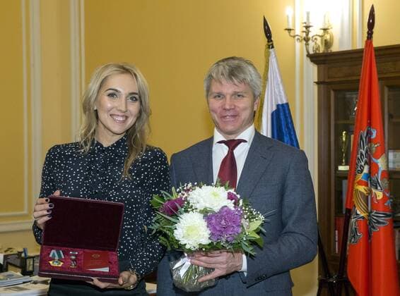 Tennis, Honours for Olympic doubles champions Makarova and Vesnina in Moscow