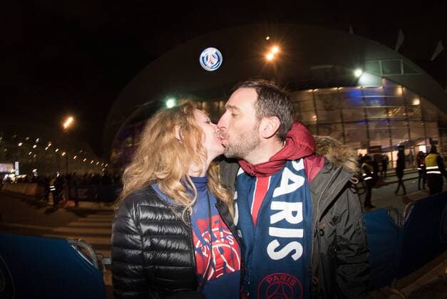 Football, CL, Paris St. Germain - FC Barcelona, Fans before the start of the match