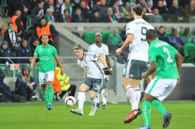 Football, EL, AS St. Etienne - Manchester United, Schweinsteiger in action