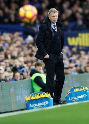 Football, Sunderland coach David Moyes threatens reporter with beatings after interview