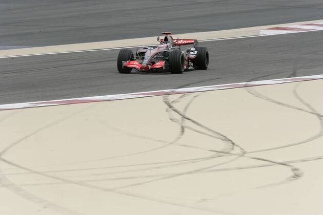 Motorsport, Formula 1, Bahrain GP, Qualifying, Massa secures pole position