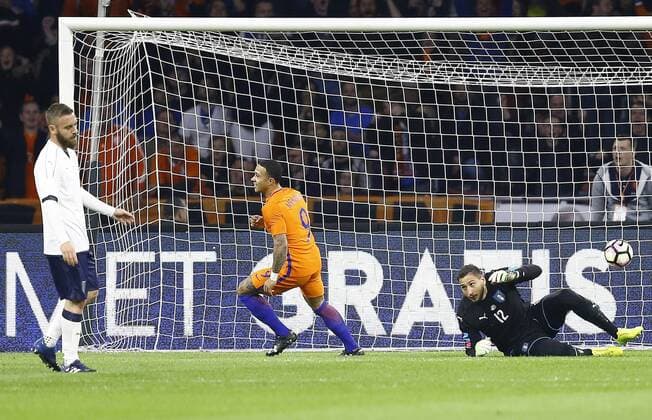 Football, Netherlands - Italy