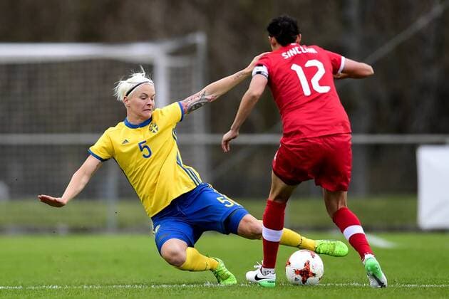 Football, Women, Sweden - Canada
