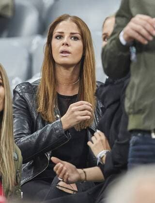 Football, CL, Bayern Munich - Real Madrid, Women players in the stands