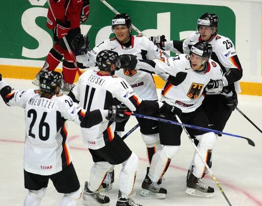 Ice hockey, World Cup, Germany - Canada 2:3