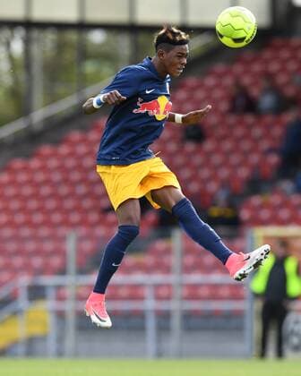 Football, Manchester City sign Mohammed Aminu