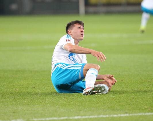 Football, Schalke's Alessandro Schöpf tears cruciate ligament