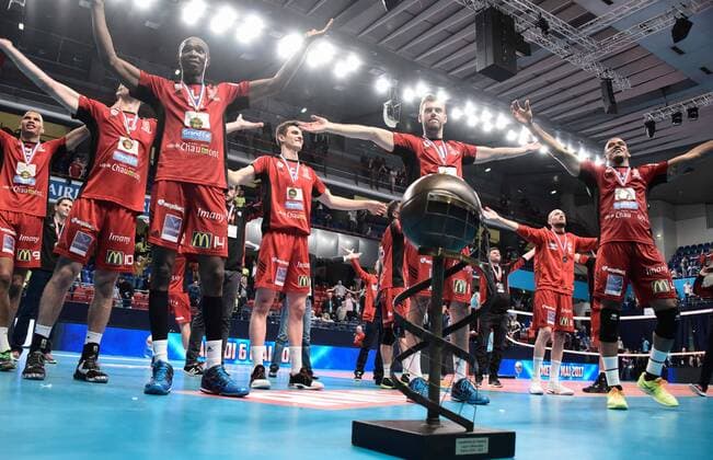 Volleyball, Chaumont Volley-Ball 52 celebrates winning the French men's championship