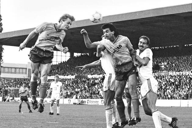 Football, Relegation, History, VfL Wolfsburg - Eintracht Braunschweig, Promotion round to the 2. BL 1987 1988