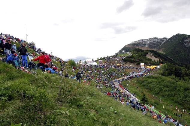 Cycling, Giro d Italia, Gilberto Simoni wins the 17th stage