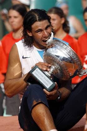 Tennis, French Open, Men's final, Rafael Nadal defeats Roger Federer
