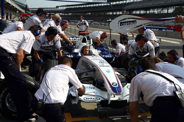 Motorsport, Formula 1, Indianapolis GP, Sebastian Vettel sits in 2nd cockpit of BMW-Sauber for Robert Kubica