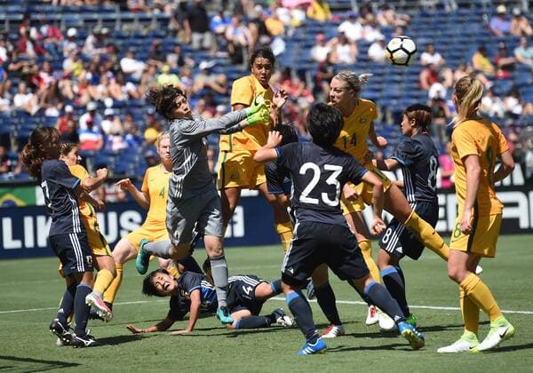 Football, Women, Japan - Australia