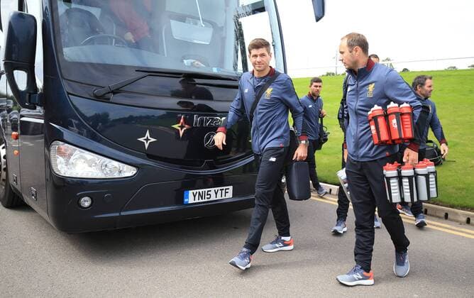Football, Steven Gerrard on his debut as Liverpool U18 coach