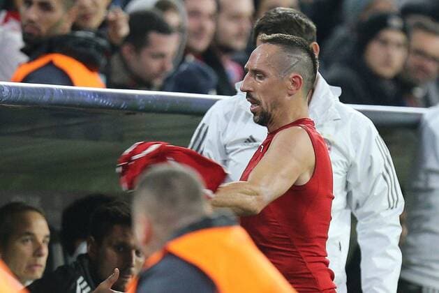 Football, CL, Ribery freak-out after substitution