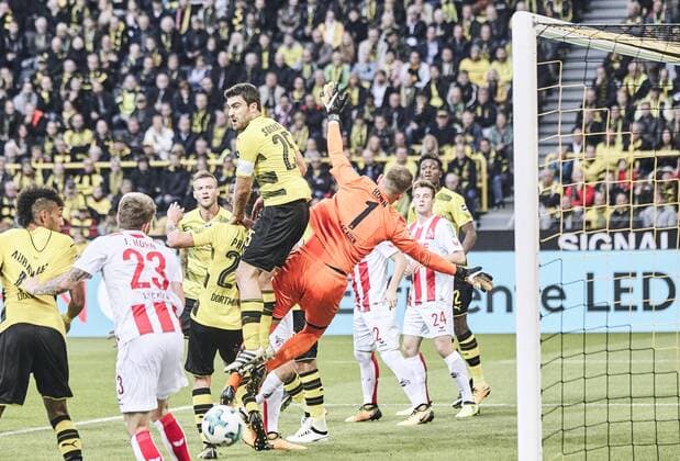 Football, Borussia Dortmund - 1. FC Köln, Sokratis benefits from video evidence