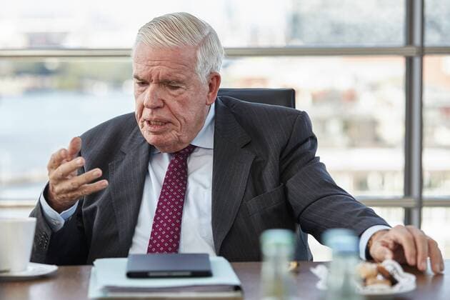 Football, Investor Kühne threatens HSV