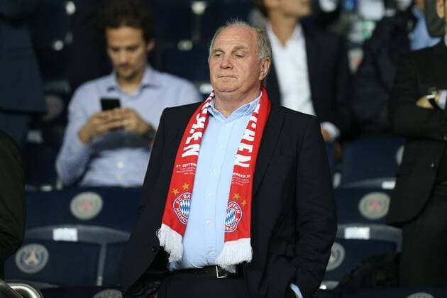 Football, CL, Paris St. Germain - Bayern Munich, Hoeneß and Rummenigge in the stands