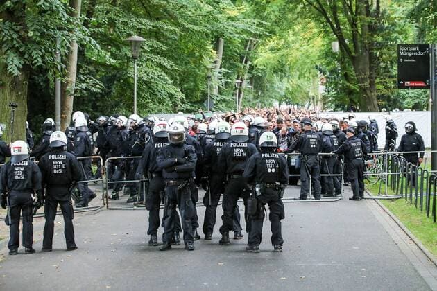 Football, EL, 1. FC Köln - Red Star Belgrade, Police action