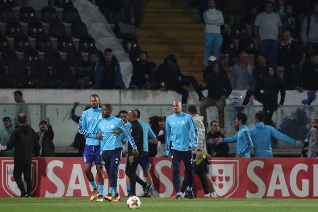 Football, EL, Patrice Evra sees red card for kicking fan
