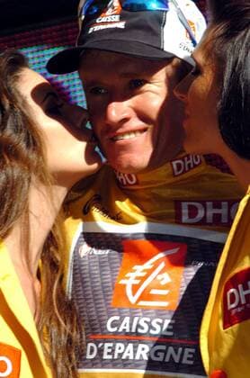 Cycling, Vuelta, 7th stage, Erik Zabel wins by a razor-thin margin ahead of Allan Davis