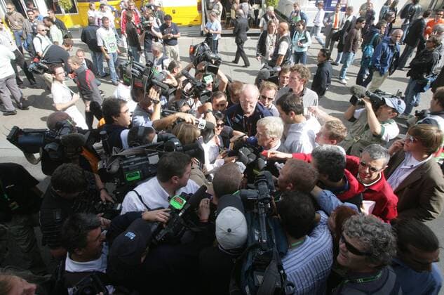 Motorsport, Formula 1, Spa GP, FIA President Max Mosley and McLaren Mercedes after the verdict in the spying affair