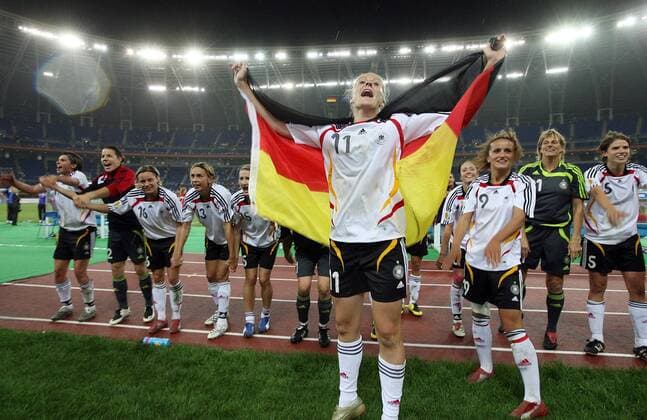 Football, Women, Anja Mittag resigns from the national team