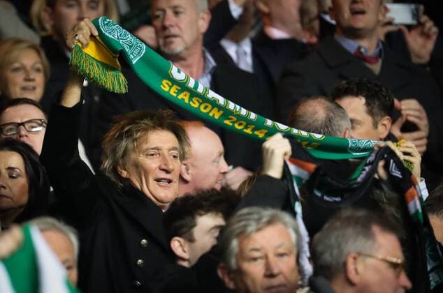 Football, CL, Celtic Glasgow - RSC Anderlecht, Rod Stewart in the stands