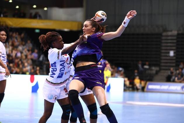 Handball, Women's World Cup, Romania - Angola