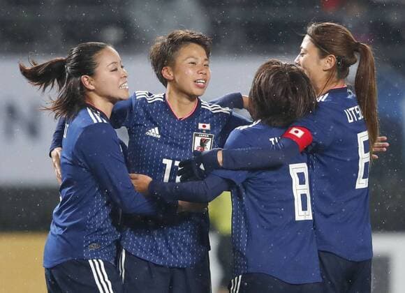 Football, Women, Japan - South Korea