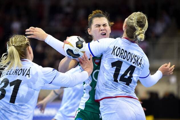 Handball, Women's World Cup, Czech Republic - Hungary