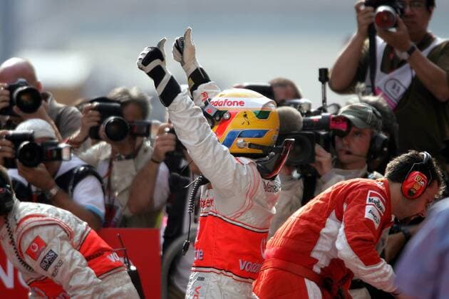 Motorsport, Formula 1, GP China, Lewis Hamilton captures pole position