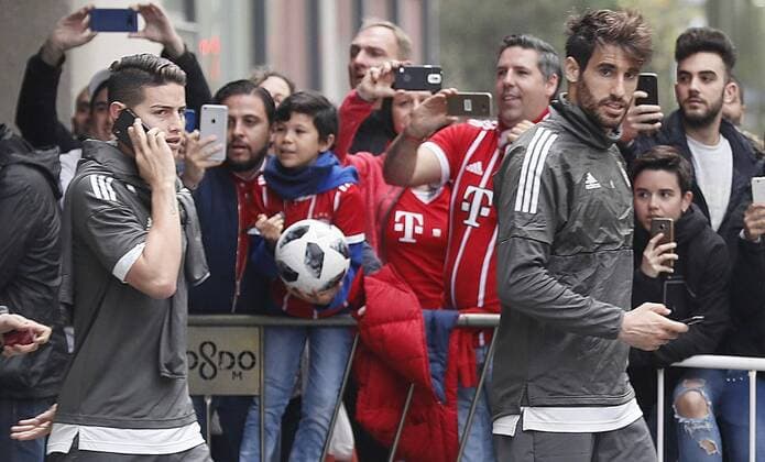 Football, CL, Bayern Munich leave hotel in Seville