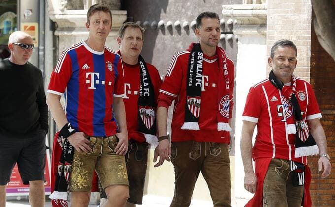 Football, CL, Bayern Munich fans in Sevilla