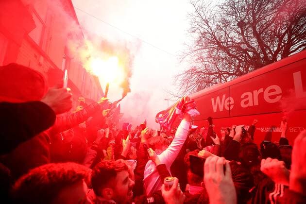 Football, CL, Liverpool FC - Manchester City, team buses on the way to the stadium