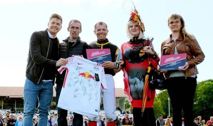 Gallop, Award Ceremony Kaiserball Race in Leipzig
