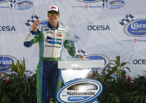 Motorsport, Nascar, Kyle Busch wins Corona Mexico 200