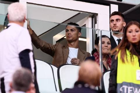 Football, CL, Juventus Turin - BSC Young Boys, Cristiano Ronaldo in the stands