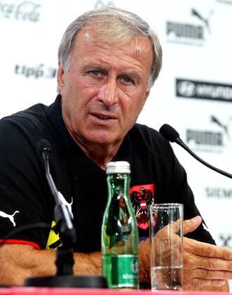 Football, EURO 2008, Press conference by Austria on arrival in Stegersbach