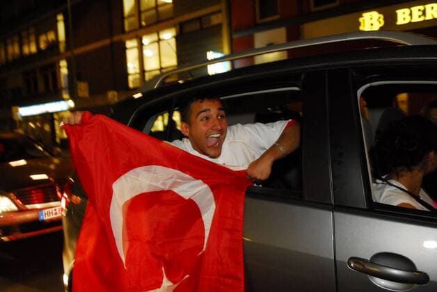 Football, EURO 2008, Turkish fans' motorcade in Berlin