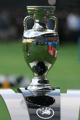 Football, EURO 2008, Coupe Henri Delaunay - Presentation of the European Champion's Cup before the Final